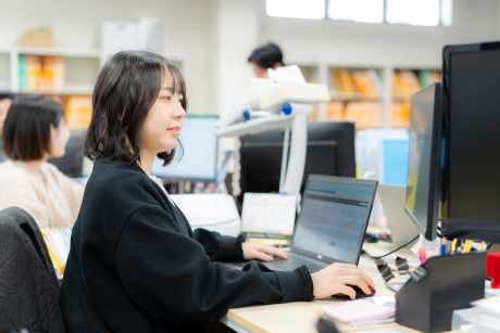 【新卒】税務アシスタント | 新卒採用