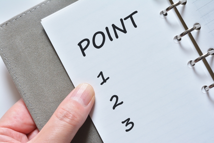 ノートに「POINT」と書かれ、1から3までの番号が並んだ、要点やステップを整理するイメージ